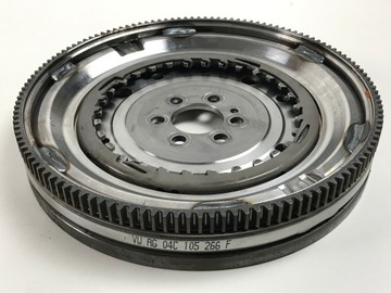 KOŁO DWUMASOWE AUDI A3 8V VW 1.0 TSI 04C105266F