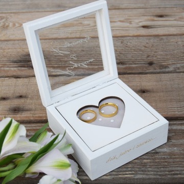 КОРОБКА ДЛЯ ОБРУЧАЛЬНЫХ КОЛЬЦ БЕЛАЯ с гравировкой СЕРДЦЕ