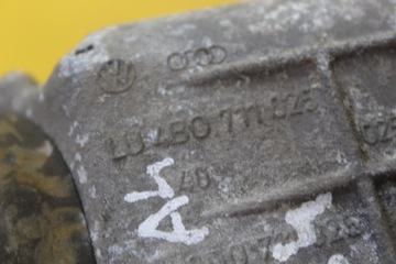 РЫЧАГ ПЕРЕКЛЮЧЕНИЯ ПЕРЕДАЧ A4 B5 2.4 B 4B0711825