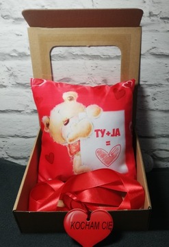 Подарок ко Дню святого Валентина: сердце+подушка+коробочка.