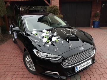Dekoracja samochodu ozdoby na auto do ślubu płatki