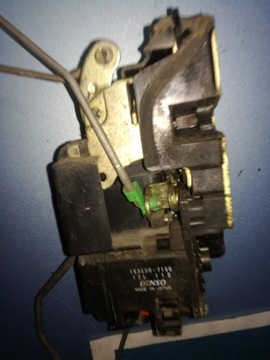 KLIKA DVEŘE PRAVÝ PŘEDNÍ MAZDA XEDOS 6 STŘÍBRNÁ