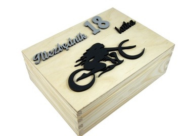 Подарочная коробка на 18-летие с забавными предметами первой необходимости