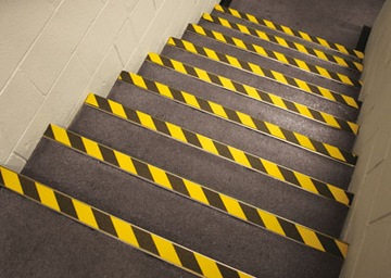 ЛЕНТА ПРЕДУПРЕЖДАЮЩАЯ 3М ЧЕРНО-ЖЕЛТАЯ 50мм/33м