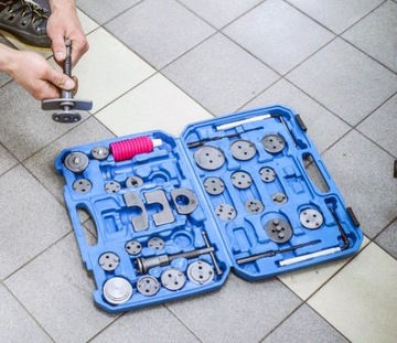 КОМПЛЕКТ ДЛЯ СНЯТИЯ ТОРМОЗНОГО ПОРШНЯ, 35 ПРЕДМЕТОВ