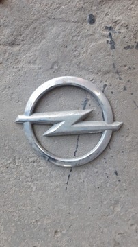 OPEL CORSA D LOGO VÍKO KUFRU ZADNÍ
