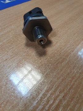 BOSCH 0 281 006 191 Датчик, давление топлива
