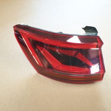 VW TOUAREG III LAMPA TYŁ LEWA LED