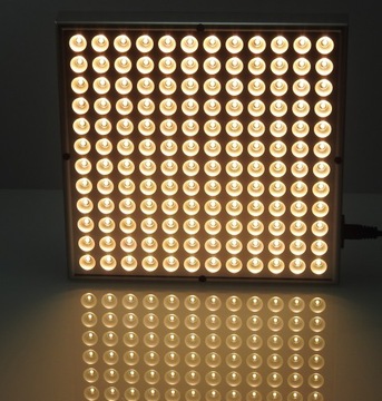 144 СВЕТОДИОДНАЯ ПАНЕЛЬ ПОЛНОГО СПЕКТРА ДЛЯ ВЫРАЩИВАНИЯ РАСТЕНИЙ 30 Вт