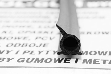 USZCZELKA GUMOWA UNIWERSALNA PIANKOWA DRZWI GARAŻ