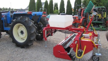 Zamiatarka walcowa z koszem 600/2000 Kubota Yanmar