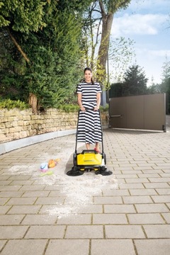 РУЧНАЯ ПОДМЕТАЛЬНАЯ МАШИНА ДЛЯ ЛИСТЬЕВ KARCHER S4 TWIN