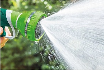 Zraszacz pistoletowy 9-funkcyjny VERTO 15G702