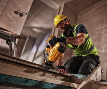 Напольный гвоздодер DeWalt DCN682D2 18 В 2x2 Ач