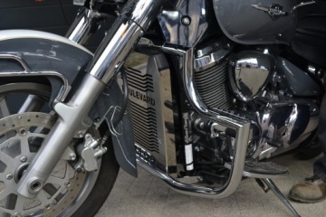 КРЫШКА РАДИАТОРА INTRUDER C 1500 T