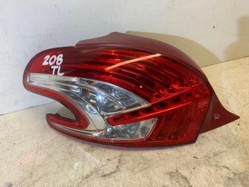 Lampa lewy tył Peugeot 208