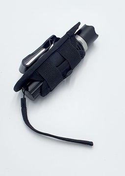 ВРАЩАЮЩИЙСЯ ДЕРЖАТЕЛЬ ТАКТИЧЕСКОГО ФОНАРЯ НА РЕМЕШКЕ РЮКЗАКА