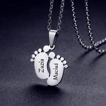 ОЖЕРЕЛЬЕ-КУЛОН «ДЕТСКИЕ НОЖКИ», ГРАВИРОВКА ИМЕН