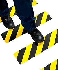 ЛЕНТА ПРЕДУПРЕЖДАЮЩАЯ 3М ЧЕРНО-ЖЕЛТАЯ 50мм/33м