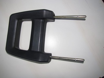 ПОДГОЛОВНИК MERCEDES MB 100 MB100