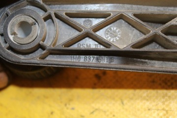 РУКОЯТКА ОКНА ЛЕВАЯ ПЕРЕДНЯЯ VW T4 1H0837581B