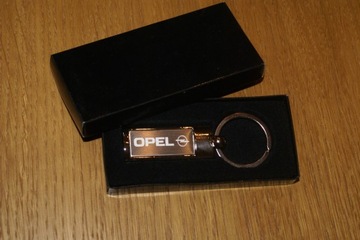 Элегантный, элегантный брелок с ГРАВИРОВАННЫМИ ключами.