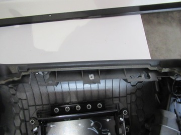 КОНСОЛЬ ПРИБОРНАЯ ПАНЕЛЬ AUDI Q7 4L1857067