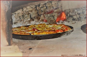 ПИЦЦА, ХЛЕБ, ПЕЧЬ, ОБОГРЕВАННАЯ ТОСКАНСКИМ ДЕРЕВОМ