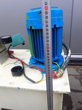 Гидронасос с двигателем Leroy Somer мощностью 1,5 кВт.