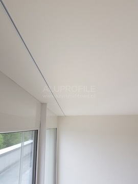 Алюминиевый потолочный рельс скрытого монтажа, изготовленный по индивидуальному заказу.