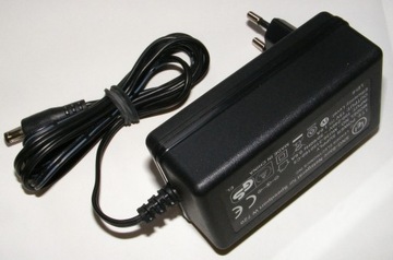 ZASILACZ ŁADOWARKA 15V 1600mA 1.6A WTYCZKOWY 1.6A