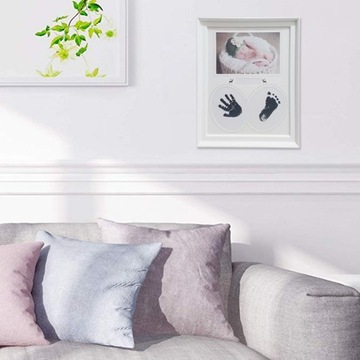 BIAŁA RAMKA DO ZDJĘĆ Z TUSZEM ODCISK RĄCZKI STÓPKI