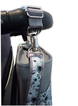 Экологически чистая сумка-органайзер для коляски большой вместимости.