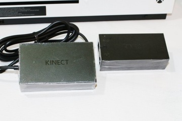 XBOX ONE S + KINECT + СИМУЛЯТОР ФЕРМЕРСТВА RABBIDS PL