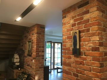 Старые кирпичи, кирпичная плитка, облицовочные срезы