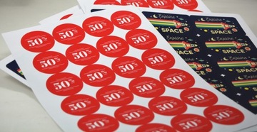 НАКЛЕЙКИ Бумага, вырезанная по контуру.