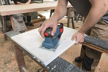 КАЧЕСТВЕННАЯ ШЛИФОВАЛЬНАЯ МАШИНА GSS 18V-10 BOSCH 2x5,0 Ач