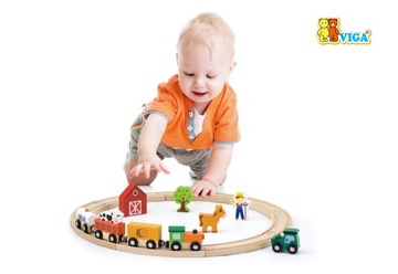 Деревянная собачка на колесиках, пастель.