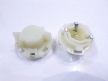 ДЕРЖАТЕЛЬ ЛАМПОЧКИ ДВЕ ЗАДНИЕ ТОРМОЗНЫЕ ПОЛОЖЕНИЯ TOYOTA YARIS I 2001-2005 гг.