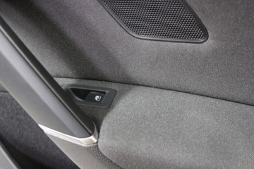 ОБИВКА ДВЕРИ ЗАДНЯЯ ПРАВАЯ КОВРИК GOLF 7 VARIANT НОВЫЙ