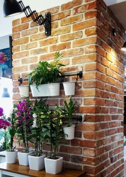 Старые кирпичи, кирпичная плитка, облицовочные срезы