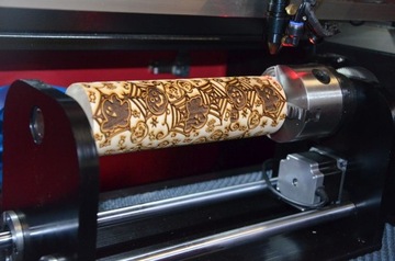 ПОВОРОТНАЯ НАСАДКА ДЛЯ ГРАВИРОВКИ ЛАЗЕРНОГО ПЛОТТЕРА