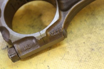 ШАТУН ПОРШНЯ VW PASSAT B5 1.8 B AVV 027B