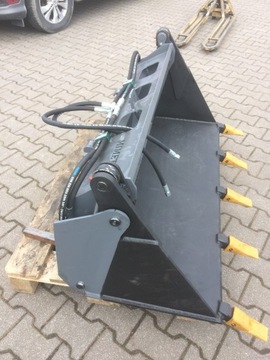 Мини-экскаватор Avant, планировщик земли