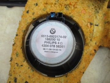 POLIČKA ZADNÍ ČERNÁ BMW E90 SEDAN