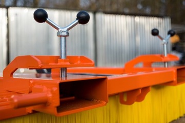 ШИРОКАЯ ПОДМЕТАЛЬНАЯ МАШИНА, ЩЕТКА ДЛЯ ВИЛОЧНОГО ПОГРУЗЧИКА. 200см