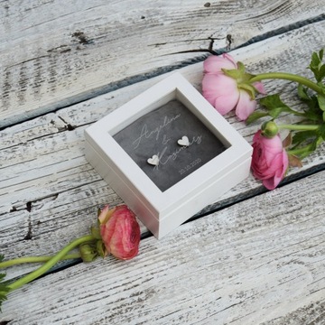 БЕЛАЯ СВАДЕБНАЯ КОРОБКА с гравировкой WEDDING Secret