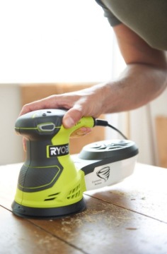 ЭКСЦЕНТРИЧЕСКАЯ ШЛИФОВАЛЬНАЯ МАШИНА RYOBI 300ВТ 125ММ ROS300A