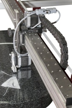 Гравировальный станок по камню Multigraf 700.