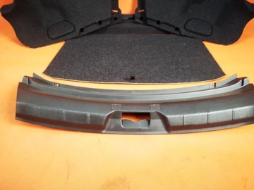 Volvo V40 Обивка багажника по бокам пола COMP